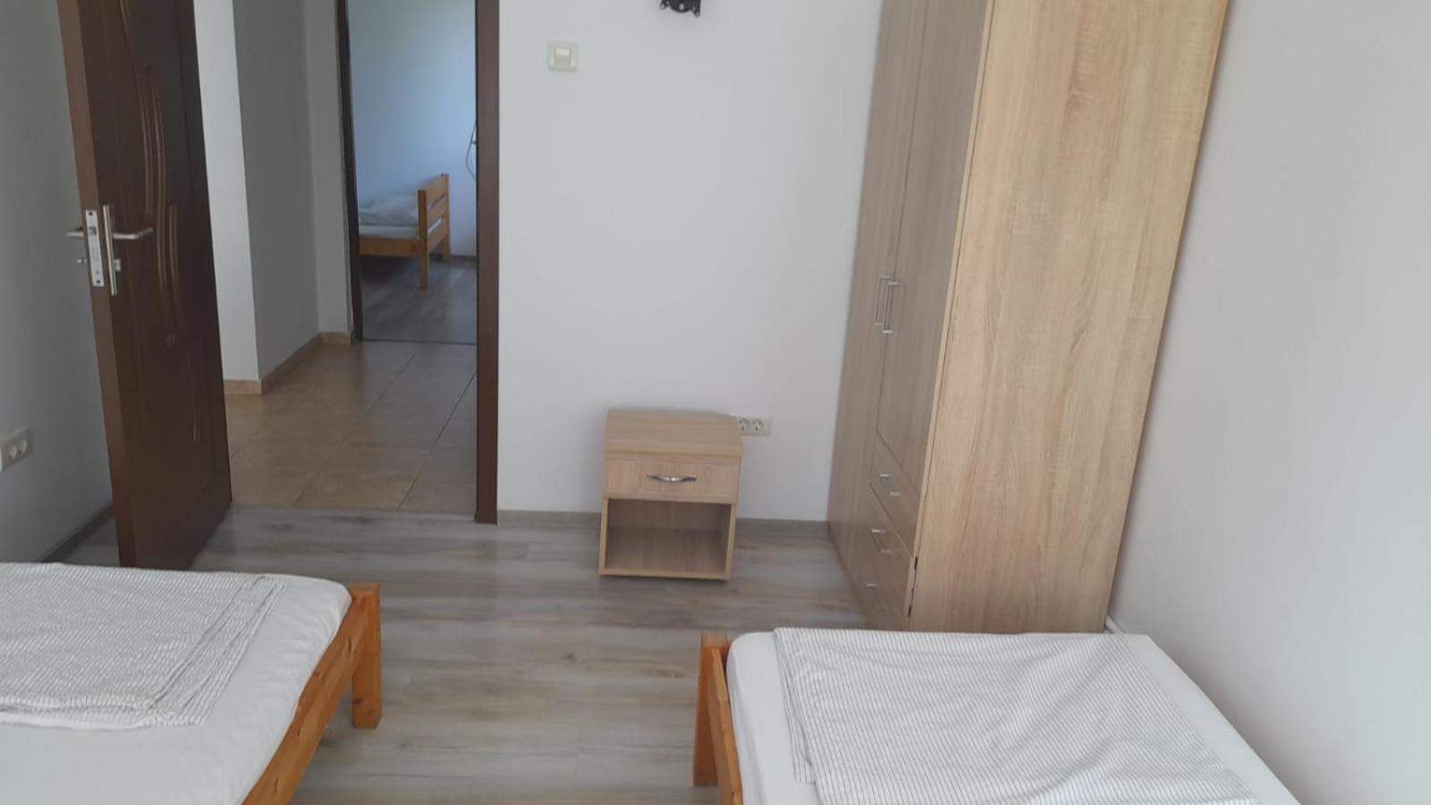 4 Rooms Apartment Tulcea Eksteriør billede