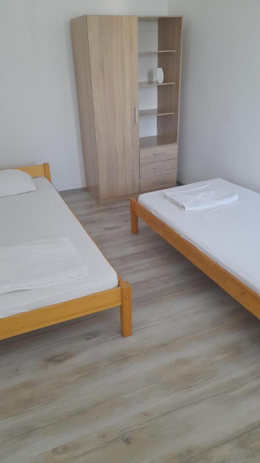 4 Rooms Apartment Tulcea Eksteriør billede